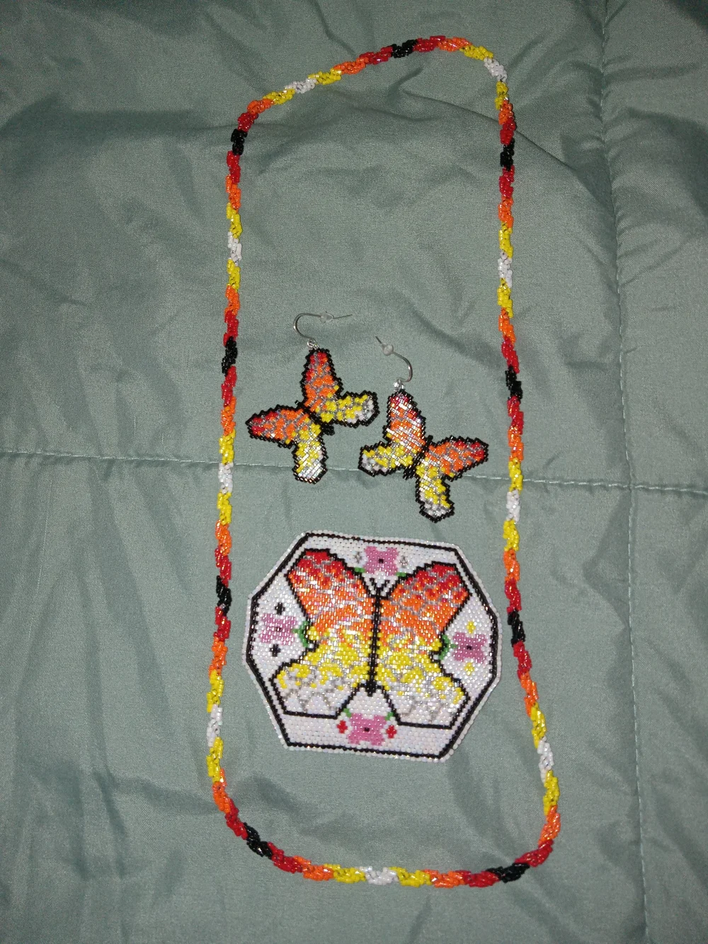 Beaded Butterfly Necklace and Earrings Set - Multicolor